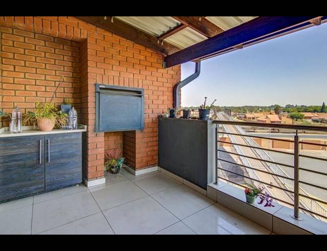 3 BEDROOM TOWNHOUSE FOR SALE IN EVELEIGH